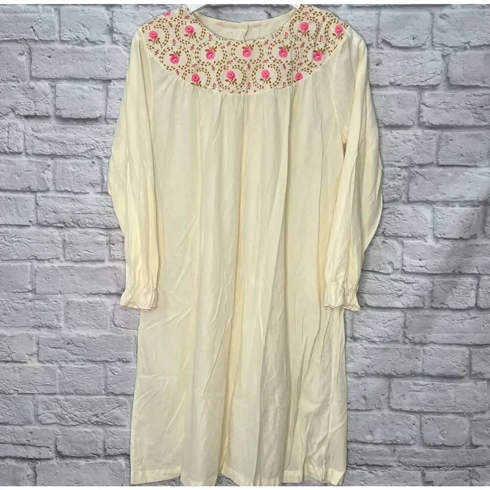 Vintage Prom'n Nod Long Sleeve Short Nightgown Beige Floral 60s Nylon Blend M